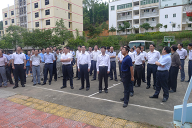 南平市市委書記裴金佳、市長林寶金率市委市政府全部領(lǐng)導(dǎo)及各市縣主要領(lǐng)導(dǎo)一行蒞臨我公司視察指導(dǎo)