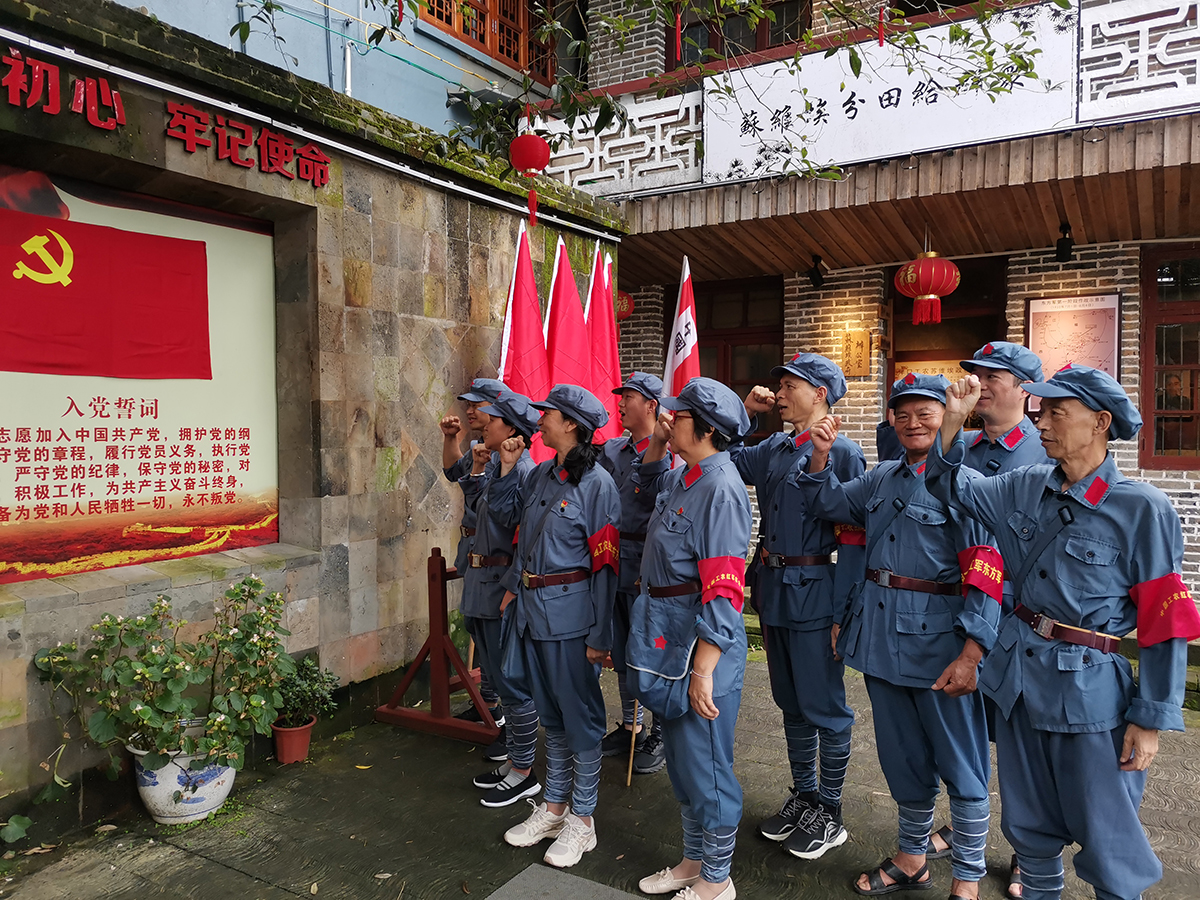 虹潤(rùn)公司黨支部組織開(kāi)展“尋找紅色足跡，牢記初心使命”主題黨日活動(dòng)