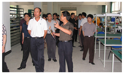 福建省委常委、政法委書記徐謙一行視察虹潤(rùn)公司
